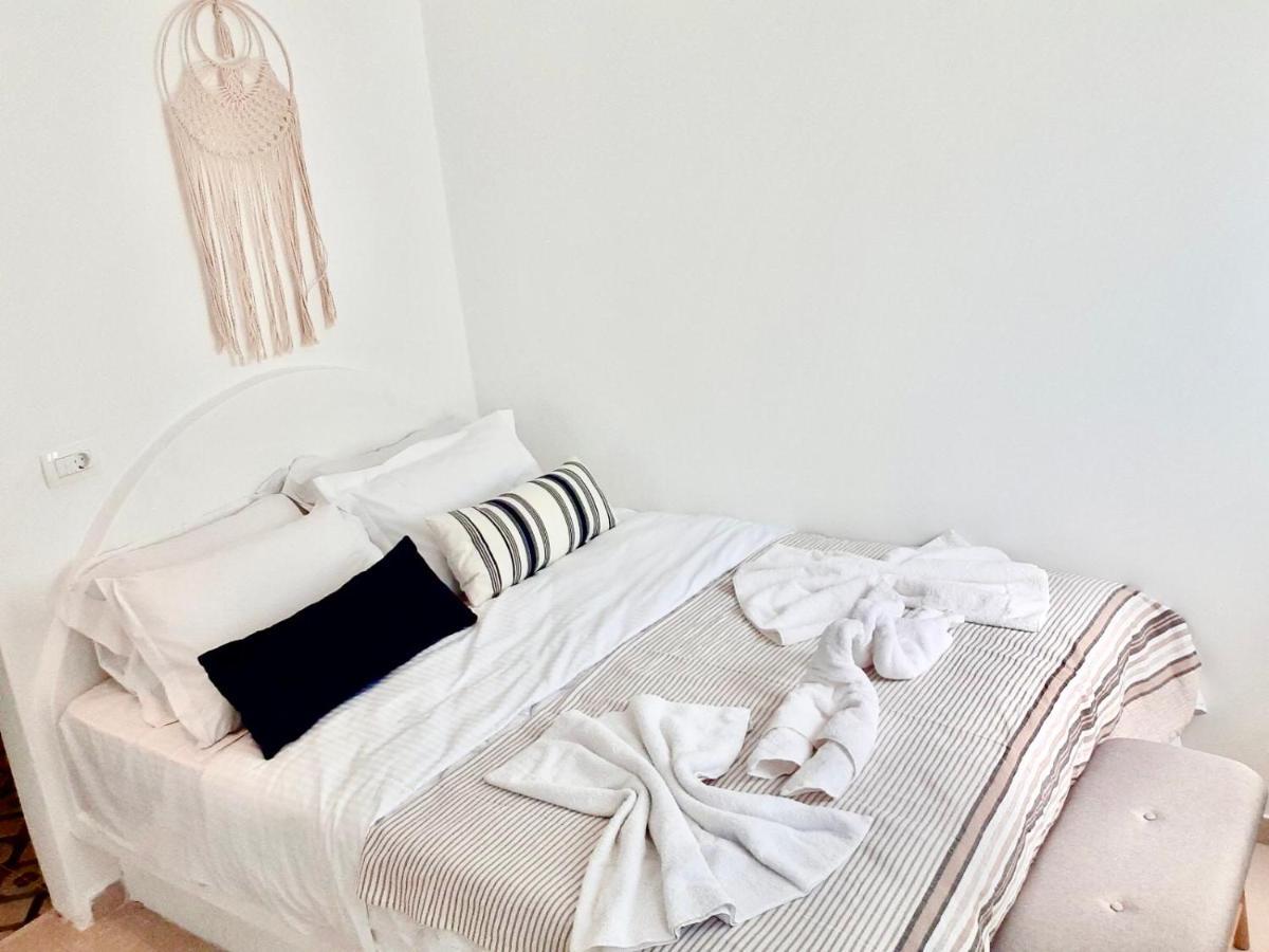 Oldtown Suites Fira מראה חיצוני תמונה